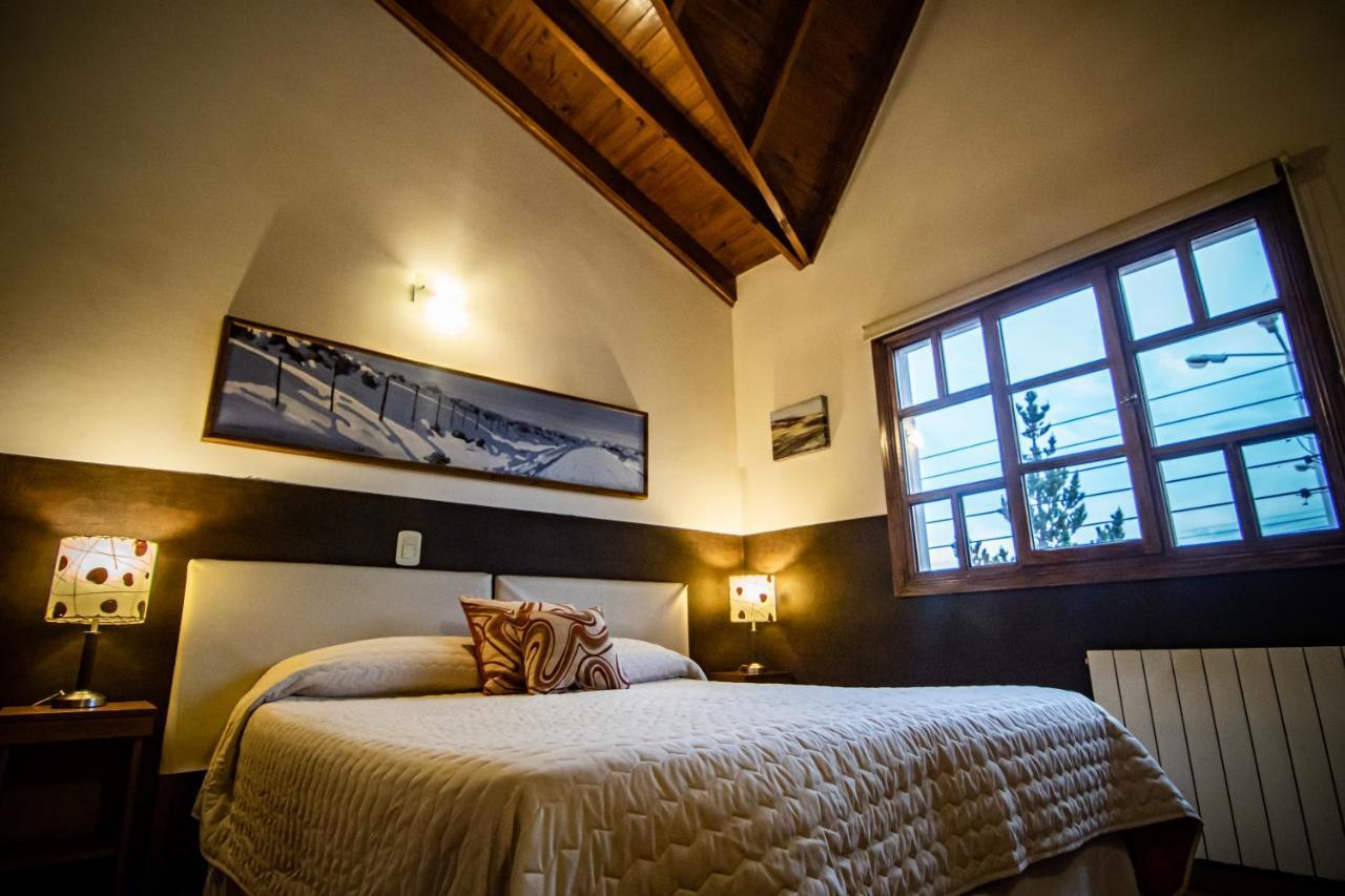 Las Avutardas Hosteria El Calafate Exterior photo